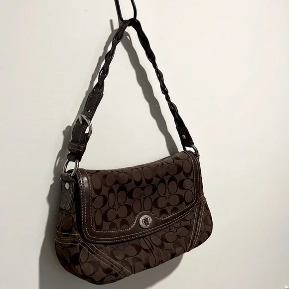 Coach purse - Picture 2 of 6